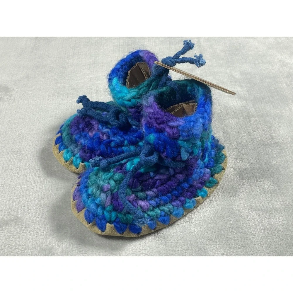 Padraig Cottage Baby Booties Infant Size B7 Blue Purple Wool Sheepskin Handmade